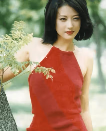 人走茶涼!周海媚去世還不到一年,北京豪宅別墅破敗被母親掛售