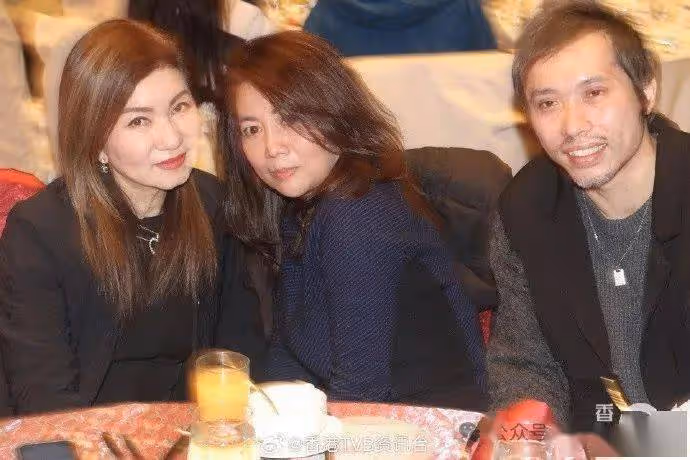樂小姐回應炎明熹合約問題!談及伍仲衡「截糊」簽約