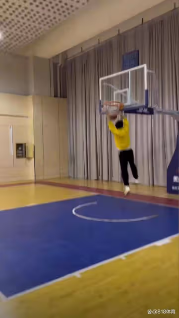 凡爾賽！丁彥雨航過掉郭艾倫暴扣：在國內拿過幾個MVP 差點去了NBA