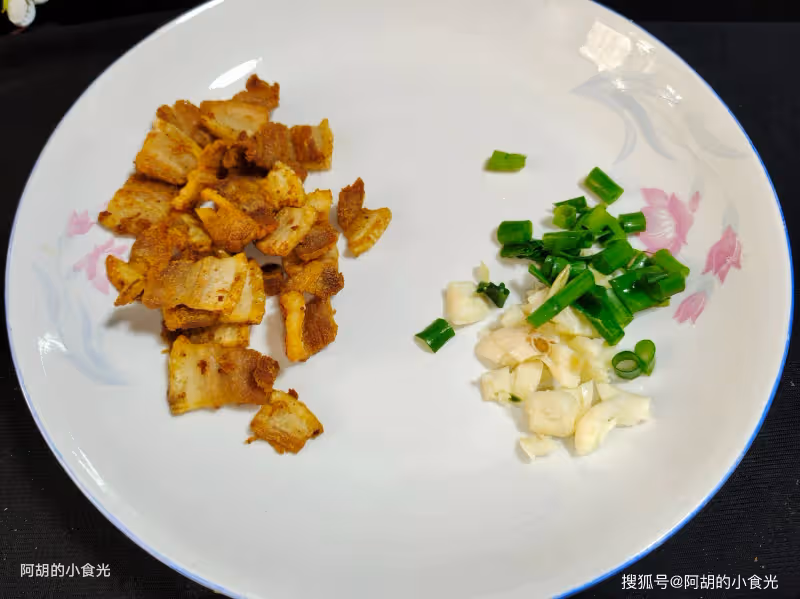 天冷就喜歡這樣吃,比大魚大肉搶手!簡單食材燉一鍋,便宜實惠、滿口好味又暖人,上桌就吃個精光