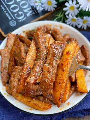香到爆❗️嫩滑好吃的牛排土豆煎鍋，超解饞～