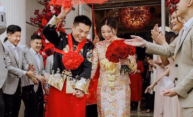絕密婚紗照曝光!香港知名豪門千金結婚兩周年,平安生子升級當媽