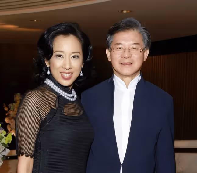 謝霆鋒與王菲甜蜜牽手,卻堅持與張柏芝離婚,原來愛與不愛很明顯