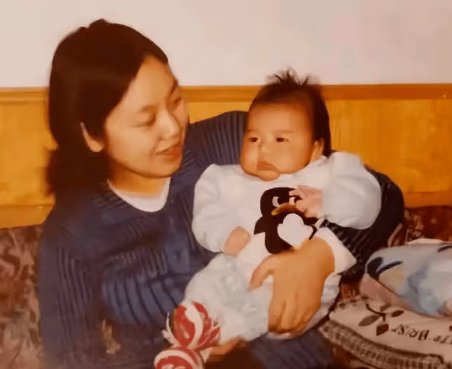 20年過去,當初寧願凈身出戶,也要與閆妮離婚的鄒偉,後悔了嗎?