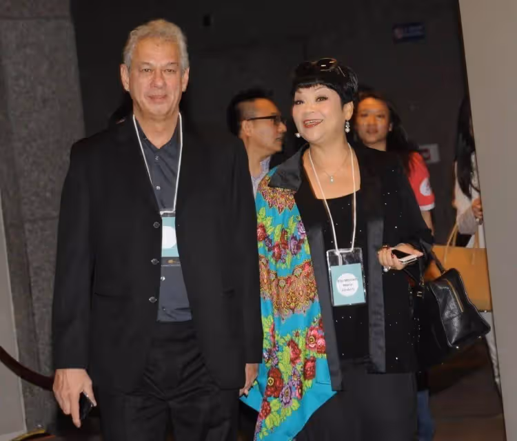 TVB女星上內地節目激動高呼「我是中國澳門人」!曾因家暴及婚外情離婚!父親是葡萄牙人!