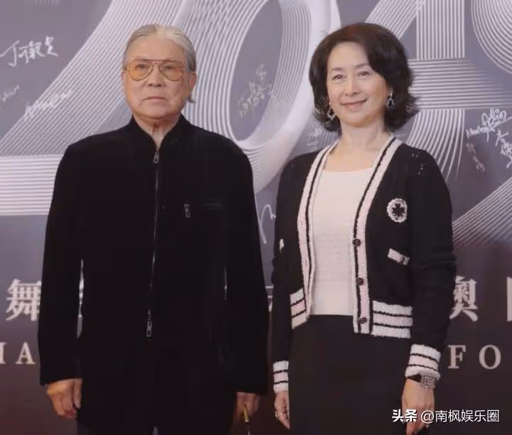 當43歲郭晶晶和62歲何超瓊站一起，我才徹底明白，什麼叫相由心生