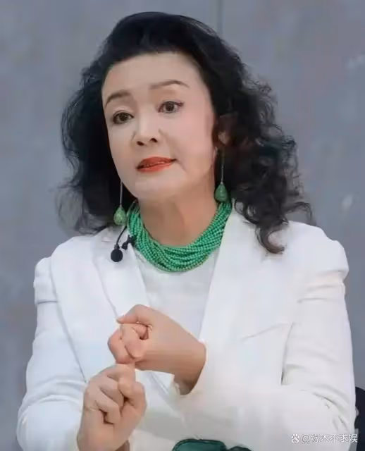 撕破臉？向太諷刺張蘭火藥味十足，了解才知道，竟是兒媳婦惹的禍