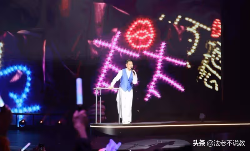 劉德華御用舞伴賴文慧:走路外八字、頭髮稀少,與舞台形象相差大