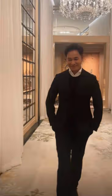 離婚後郭晉安攜16歲兒子出鏡，皮膚黑個矮，丑帥沒遺傳爸爸的顏值