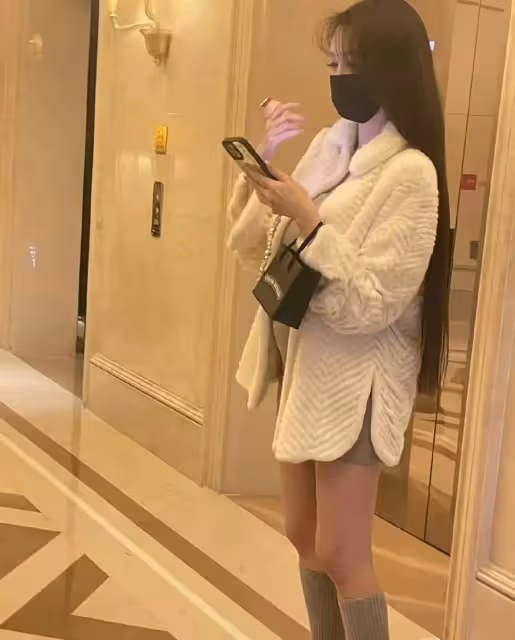 被曝分手後,葉珂獨自現身,孕肚好明顯,黃曉明心愿要滿足了