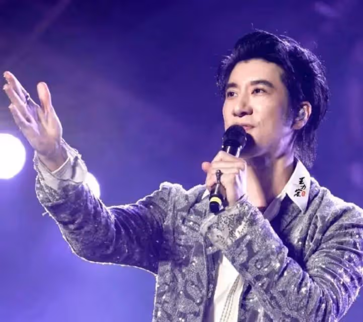王力宏因父母再上熱搜,回望離婚風波,終於明白他為何能安全著陸