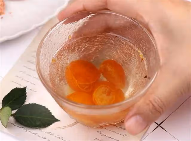 咳嗽痰多的一定要試試這個金桔膏,喝完嗓子潤潤的,超舒服~