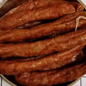自製廣味臘腸，乾淨又咸甜適口