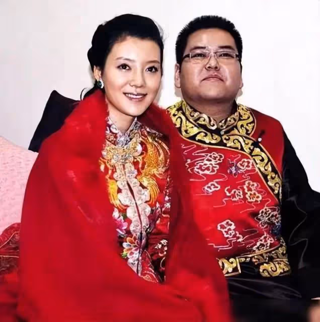 42歲車曉曾嫁山西首富!如今離婚後帶蒼老的父親看中醫
