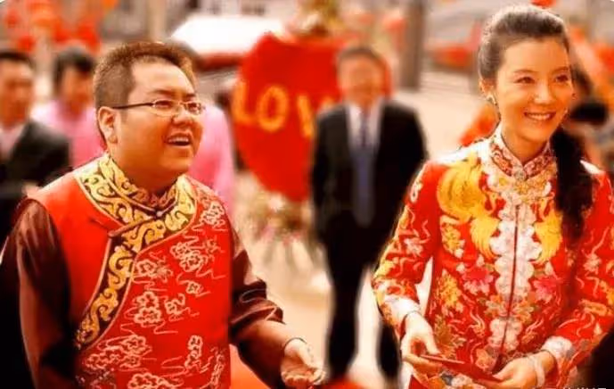 42歲車曉曾嫁山西首富!如今離婚後帶蒼老的父親看中醫