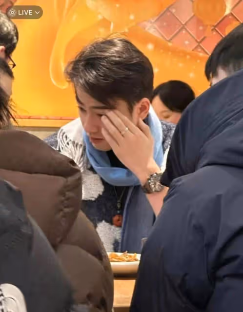 為愛扮萌太好嗑！王昶錢天一迪斯尼被偶遇！網友：土土的甜好上頭