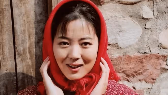 曾經美得一塌糊塗,倒追小六歲的丈夫,婚後她賺錢丈夫養家夫妻恩愛13年