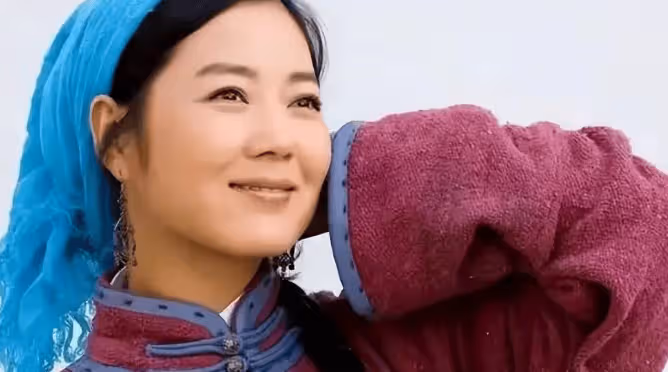 曾經美得一塌糊塗,倒追小六歲的丈夫,婚後她賺錢丈夫養家夫妻恩愛13年
