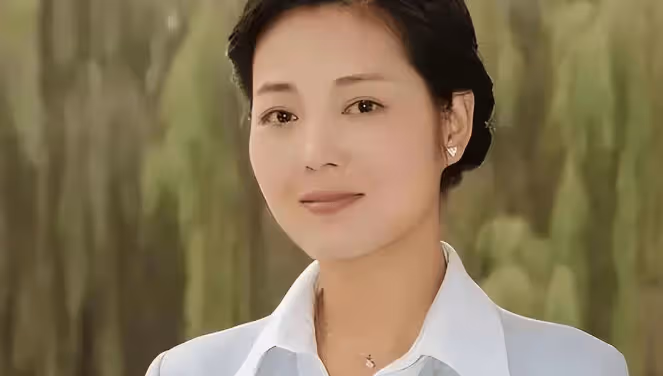 曾經美得一塌糊塗,倒追小六歲的丈夫,婚後她賺錢丈夫養家夫妻恩愛13年
