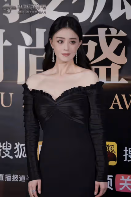 北京這一夜,被41歲的蔣欣驚艷,華妃娘娘鳳儀萬千,真不是吹的!