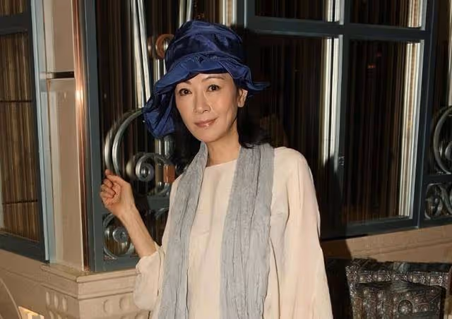 香港知名女星出道40周年,身材變消瘦雙頰凹陷,健康狀況令人擔憂