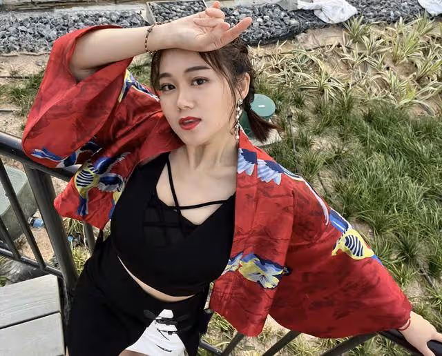 TVB離巢女星轉行做潛水教練,因穿衣打扮大膽,引前夫不滿致離婚