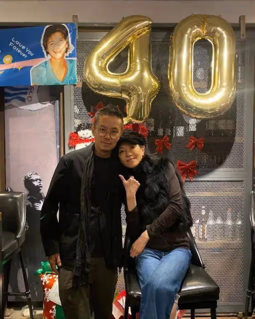 港圈女神罕見露面,小鳥依人對男子「投懷送抱」,暴瘦後狀態回春
