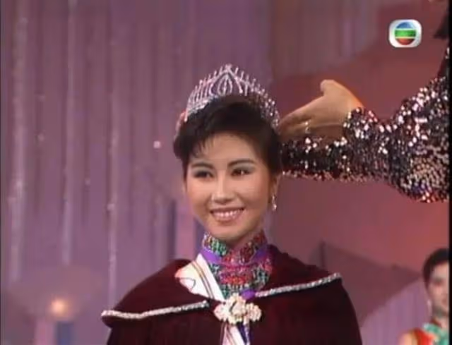 TVB港姐冠軍保養得宜,容顏37年不變,經歷三婚後終獲美滿婚姻