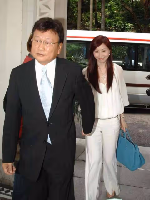 TVB港姐冠軍保養得宜，容顏37年不變，經歷三婚後終獲美滿婚姻