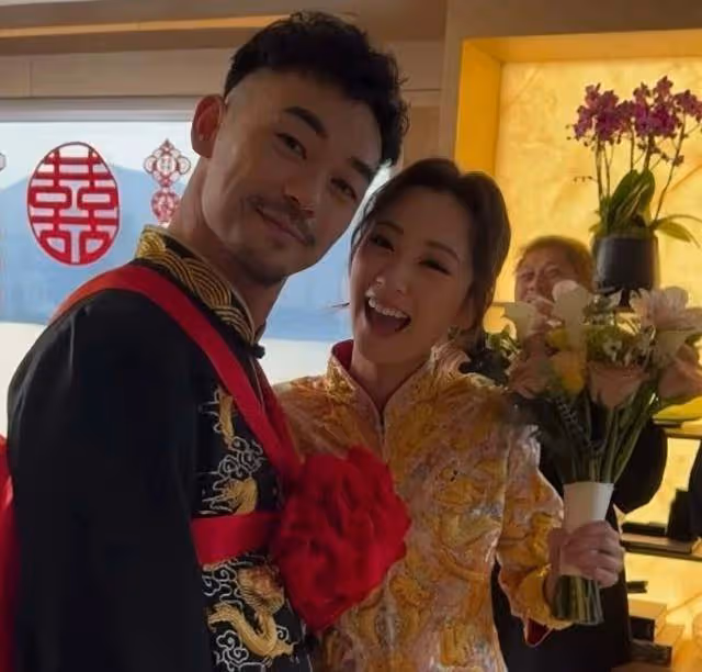 恭喜!TVB「體操女王」在星級酒店結婚,與圈外老公當場接吻