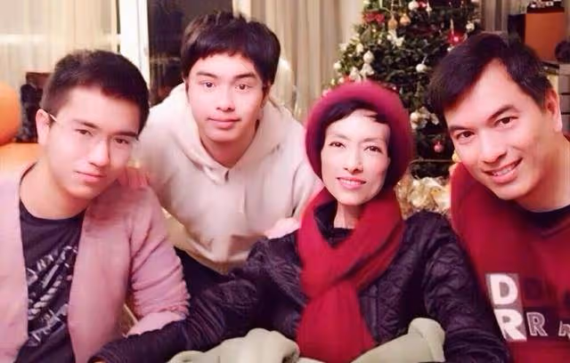 52歲香港女星宣布結婚,想生娃身體不允許,交友軟體認識外籍老公
