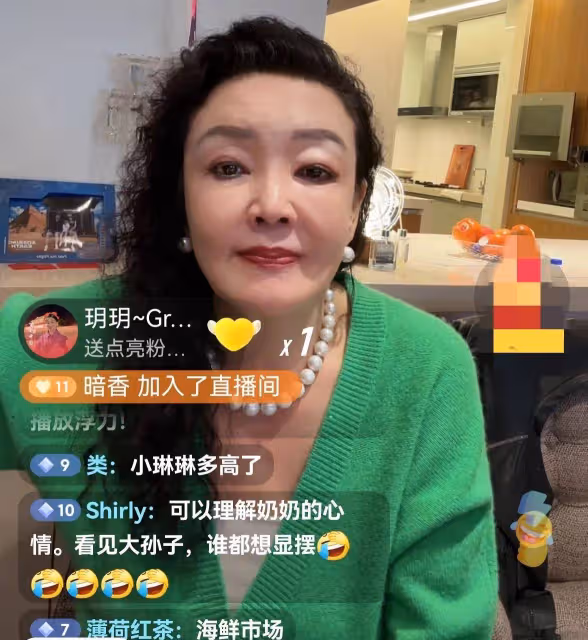 好尷尬，大S鬆口讓張蘭見孫子，但直播時汪希箖卻一直模仿打碟聲