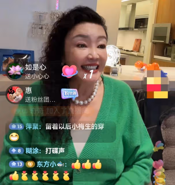 好尷尬，大S鬆口讓張蘭見孫子，但直播時汪希箖卻一直模仿打碟聲