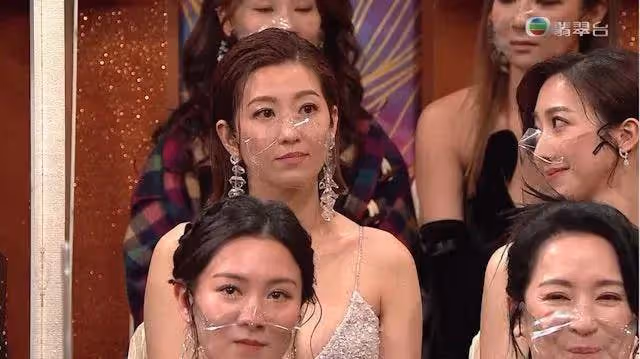 陳自瑤提名視後秀素顏照,夫妻關係撲朔迷離,網友支持封后