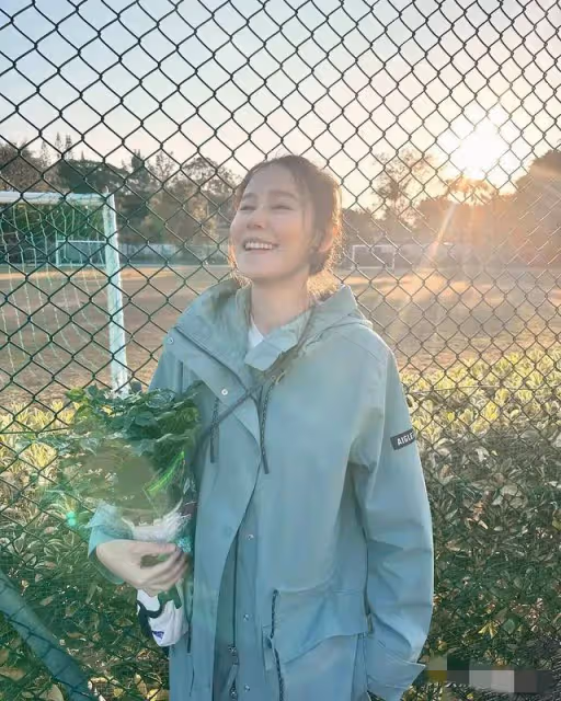 黃翠如自曝流鼻血引人擔憂,網友表示正常現象,外出品嘗地道小吃