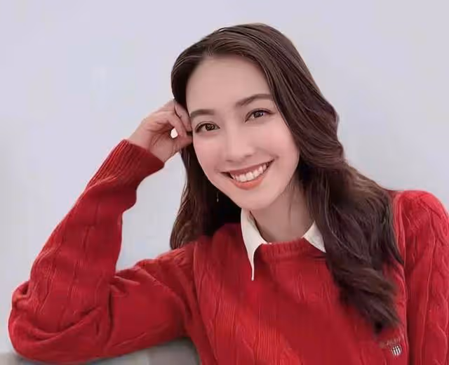 TVB律界港姐一家三口游韓國,老公寵妻獲贊,堪稱人生贏家