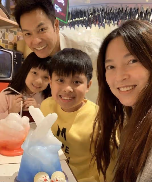 TVB視帝罕見曬兒子近照!16歲小傢伙打扮個性,被封迷你版黃子華