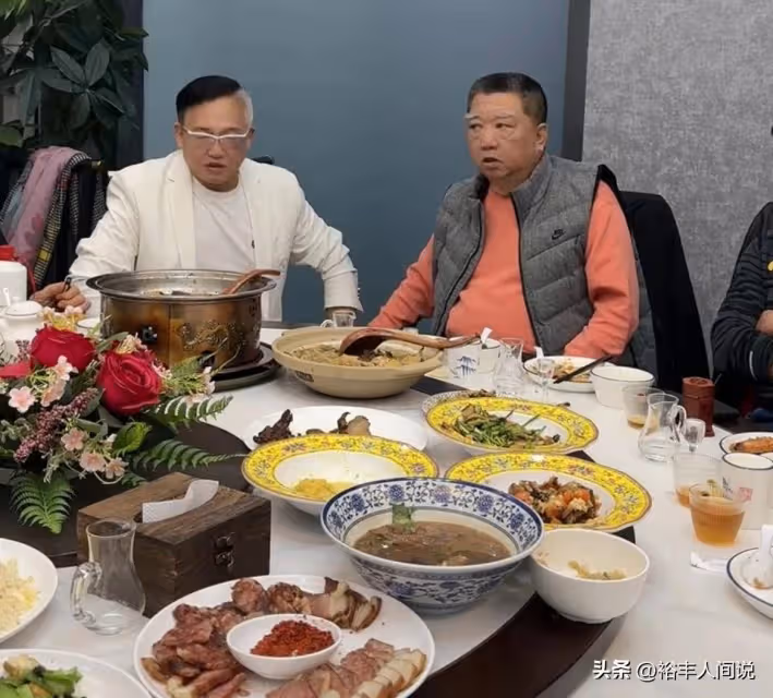 孟凡貴與京圈「老炮兒」聚會!哈僧親自滷製醬牛肉,王忠義搭肩