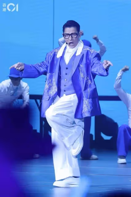 62歲關之琳亮相劉德華演唱會！跟朱麗蒨同框老到不敢認