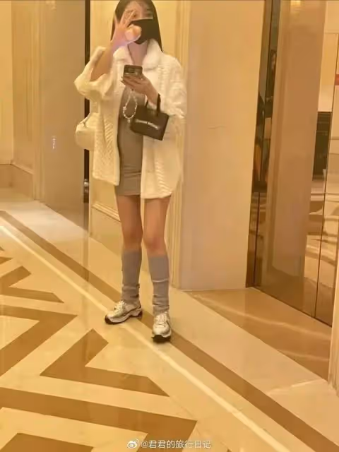 葉珂大肚子曝光被傳是六個月女兒!黃曉明被拿捏得死死的