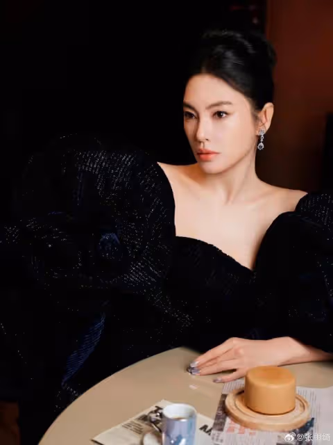 性感火辣張雨綺大秀魔鬼身材！她坦言：為討大家喜歡才穿這樣