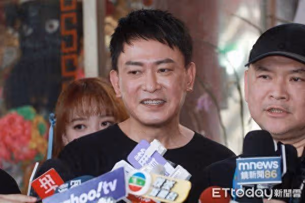 紅超過30年…56歲王識賢開個人IG了！　首發文「手機螢幕」有亮點