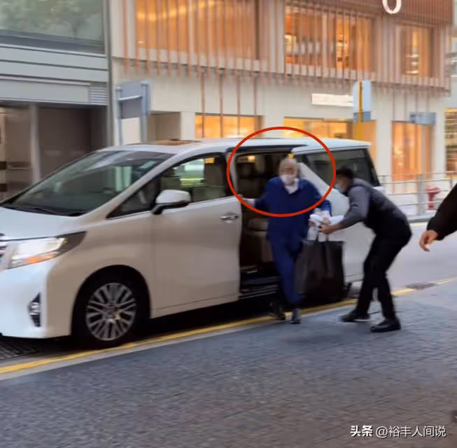 73歲劉鑾雄也消費降級!外出保鏢只1人,隨身帶毛巾曝月薪6到7萬