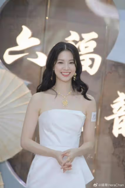 獲封新一代劇王!TVB力捧小花內地拍劇被偶遇,穿高開衩裙險走光