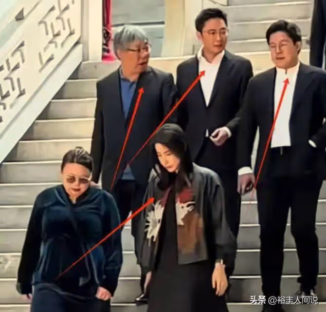 郭晶晶一家現身哈爾濱！打扮樸素簡單，被形容「地母系」女主感覺