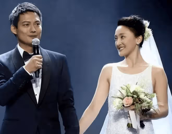 48歲的周迅為何選擇「無兒無女」？看完她的人生經歷，你就明白了！