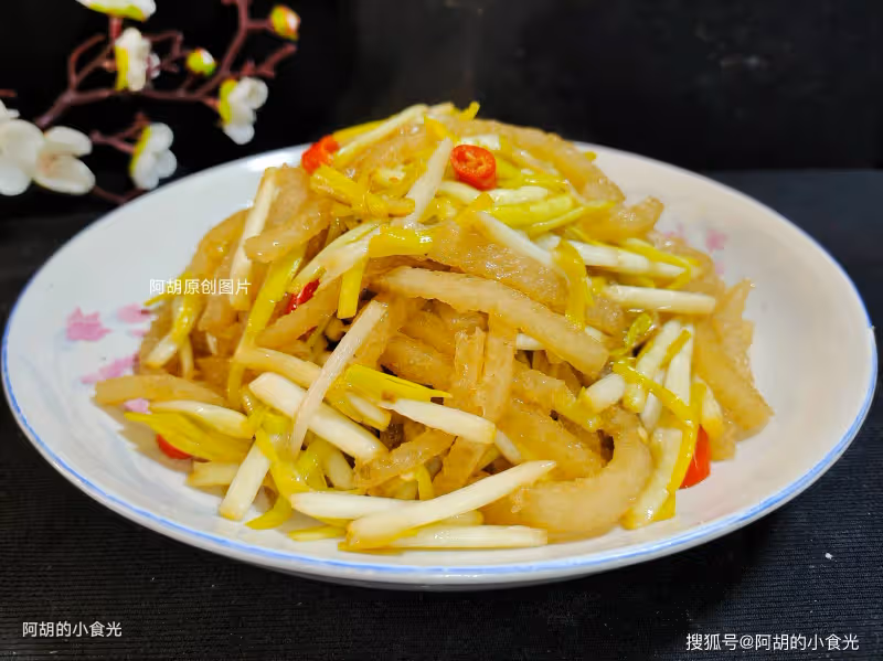 這菜冬天的才最好吃,竟還是天然洗腸菜!經常炒一盤,清香開胃、香到舔盤子,配三碗飯吃個精光