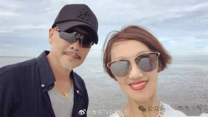 TVB綠葉王疑離巢！電視城外揮手打卡瀟灑留四字