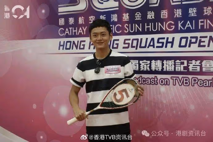 TVB當紅小生蓮塘口岸被捕獲親民合照!臉上兩變化惹整容疑雲引網民爭論