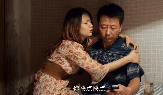 《我是刑警》「按摩女」火了:戲裡膀大腰圓,戲外堪稱人間絕色